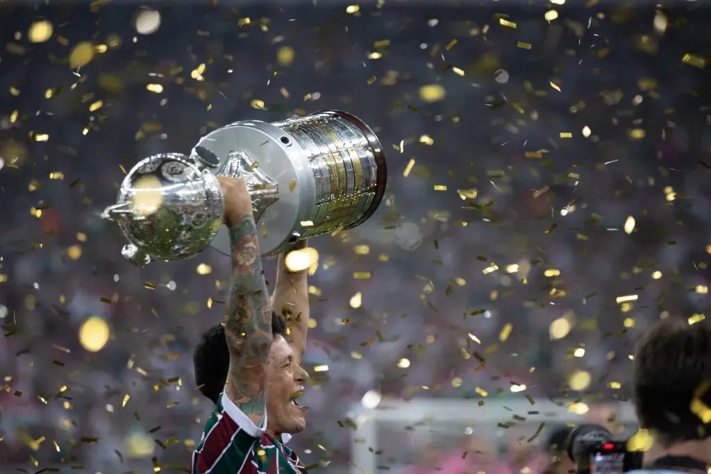 Fluminense levantou a taça de campeão.Foto: Liamara Polli/AGIF