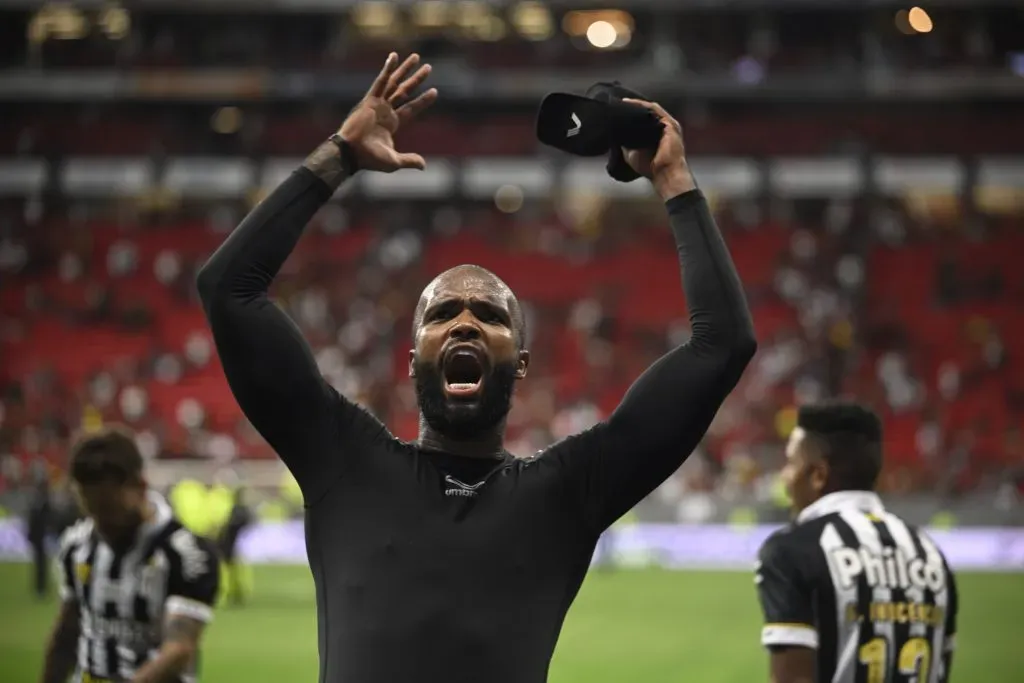 Messias faz promessa inusitada a torcida do Santos. Foto: Mateus Bonomi/AGIF