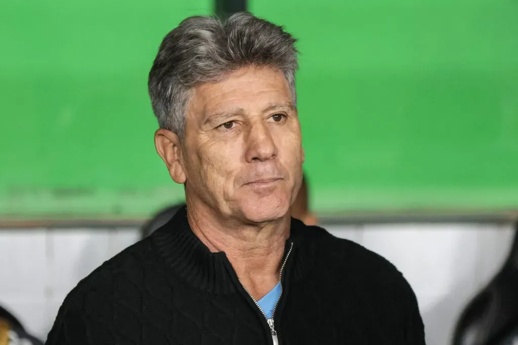 Renato Gaúcho, técnico do Grêmio, durante partida contra o Coritiba no estádio Couto Pereira pelo campeonato Brasileiro A 2023. Foto: Robson Mafra/AGIF