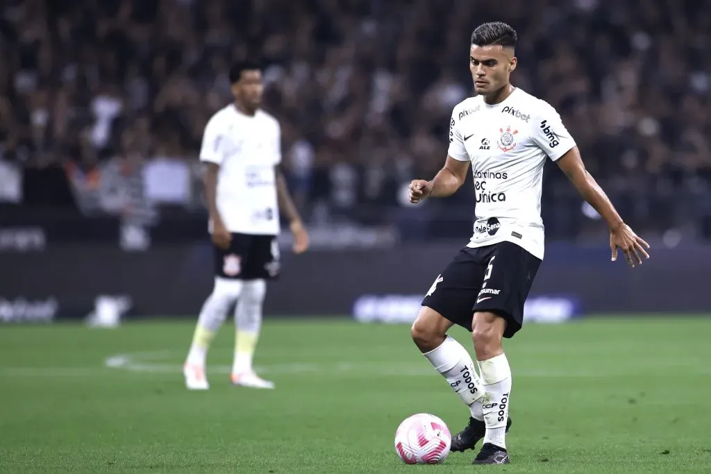 Foto: Marcello Zambrana/AGIF – Fausto Vera está fora da partida do Corinthians contra o Grêmio