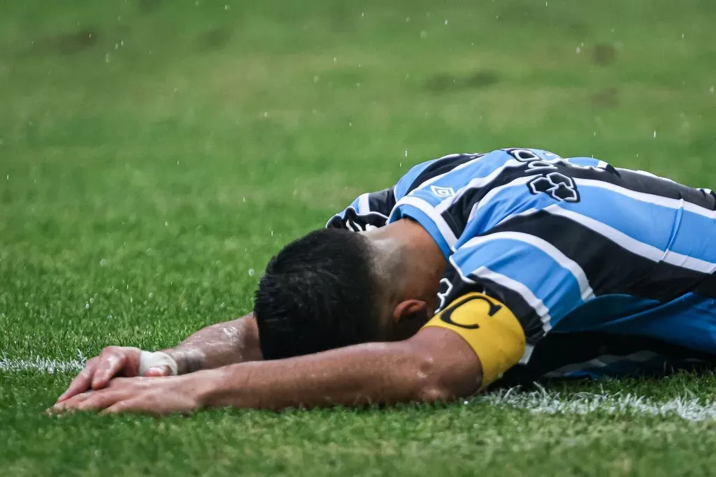 Luis Suarez jogador do Grêmio lamenta durante partida contra o Corinthians pelo Brasileiro A 2023. Foto: Maxi Franzoi/AGIF