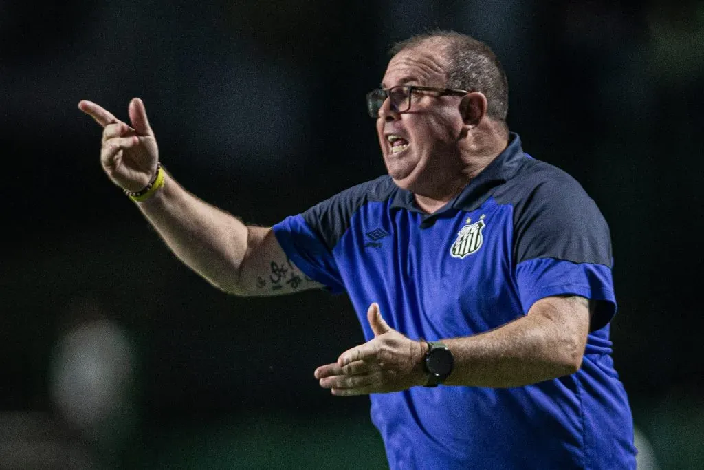 Marcelo Fernandes em ação. O treinador foi sincero ao analisar a convocação do camisa 9 do Peixe –  Foto: Isabela Azine/AGIF