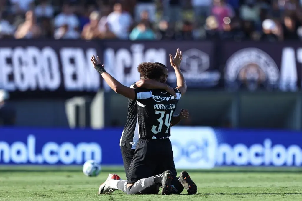 Adryelson jogador do Botafogo comemora gol durante partida contra o Bragantino no estadio Nabi Abi Chedid pelo campeonato Brasileiro A 2023. Diogo Reis/AGIF
