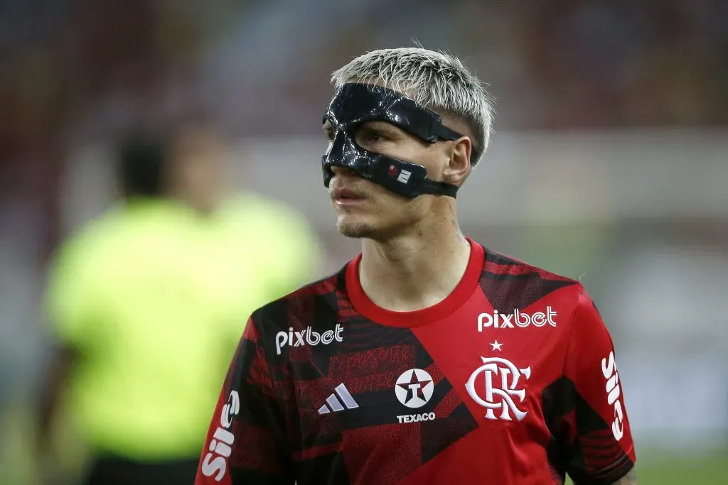 Varrela, lateral do Flamengo (Foto: Wagner Meier/Getty Images)