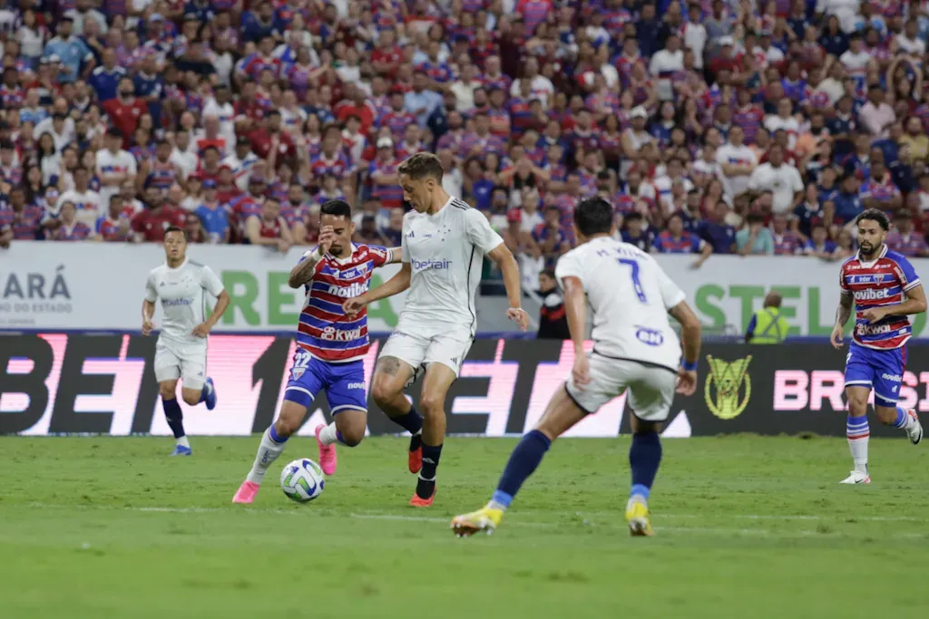 Cruzeiro venceu jogo crucial fora de casa. Foto: Lucas Emanuel/AGIF