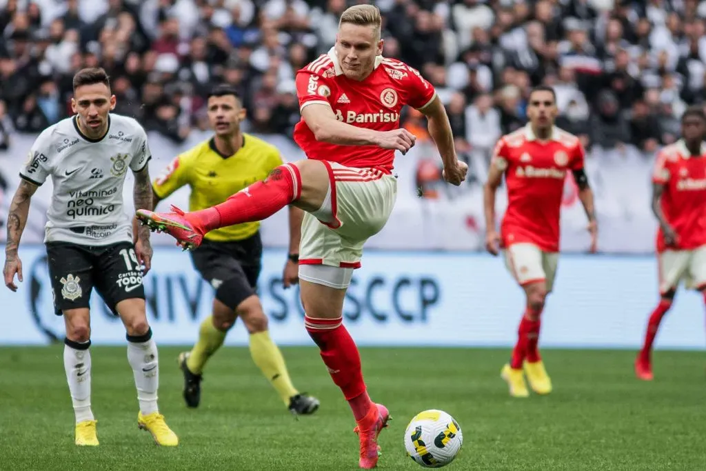 Alemão, ex-jogador do Internacional, durante partida contra o Corinthians na Neo Química Arena pelo Campeonato Brasileiro – Foto: Guilherme Drovas/AGIF