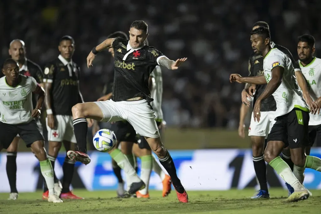 Vegetti jogador do Vasco durante partida contra o America-MG no estádio São Januário pelo campeonato Brasileiro A 2023. Jorge Rodrigues/AGIF