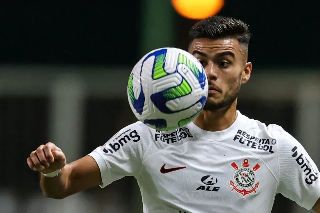 Gringo caiu muito de produção no Corinthians – Foto: Gilson Junio/AGIF.