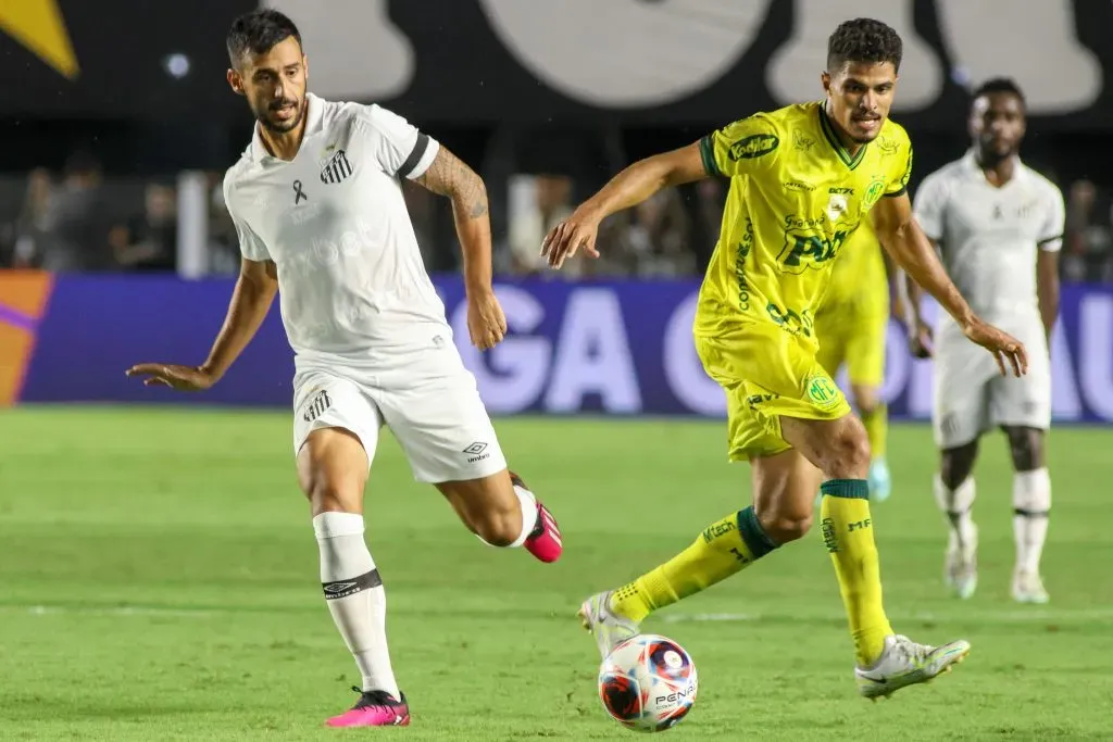 Camacho tem contrato expirando no Santos em dezembro e vai deixar CT Rei Pelé – Foto: Fernanda Luz/AGIF