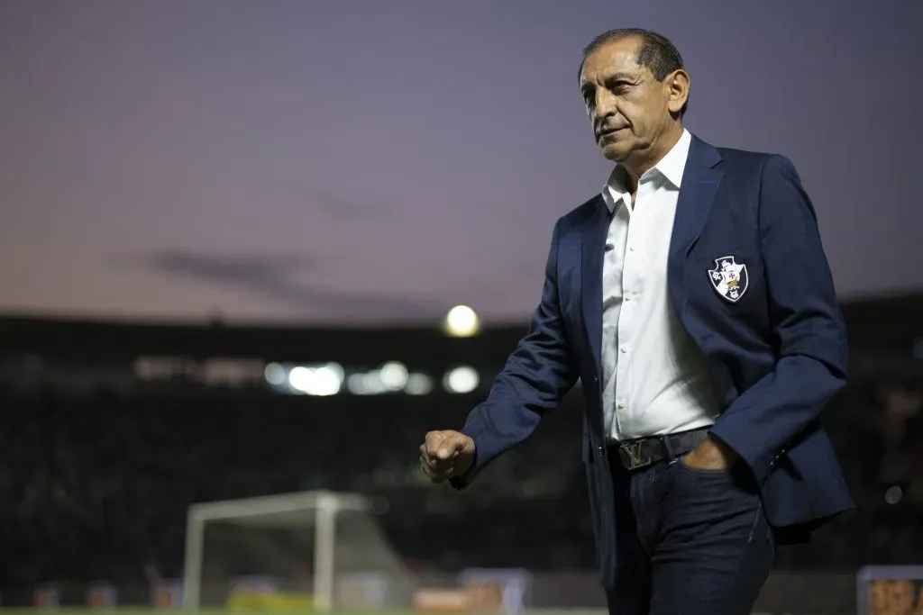 Ramon Diaz tecnico do Vasco durante partida contra o America-MG no estadio Sao Januario pelo campeonato Brasileiro A 2023. Foto: Jorge Rodrigues/AGIF