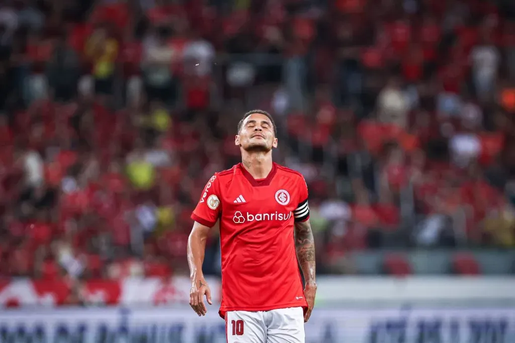 Alan Patrick jogador do Internacional lamenta durante partida contra o Fluminense no estadio Beira-Rio pelo campeonato Brasileiro A 2023. Maxi Franzoi/AGIF