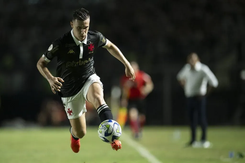 Vasco ainda não pagou nada por Piton – Foto: Jorge Rodrigues/AGIF