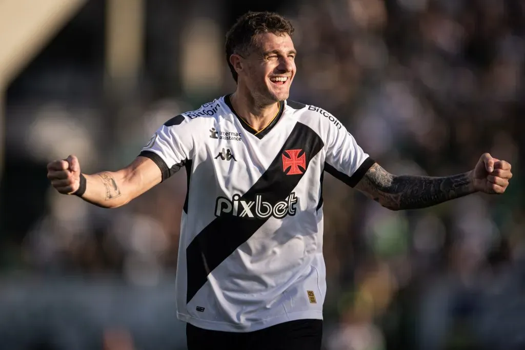 Vegetti jogador do Vasco em partida pelo campeonato Brasileiro A 2023. Foto: Isabela Azine/AGIF