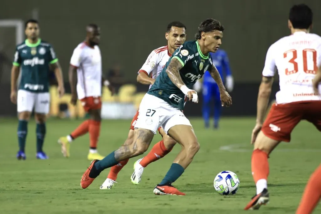 Palmeiras em campo e último jogo disputado no Brasileiro contra o Internacional. Foto: Marcello Zambrana/AGIF