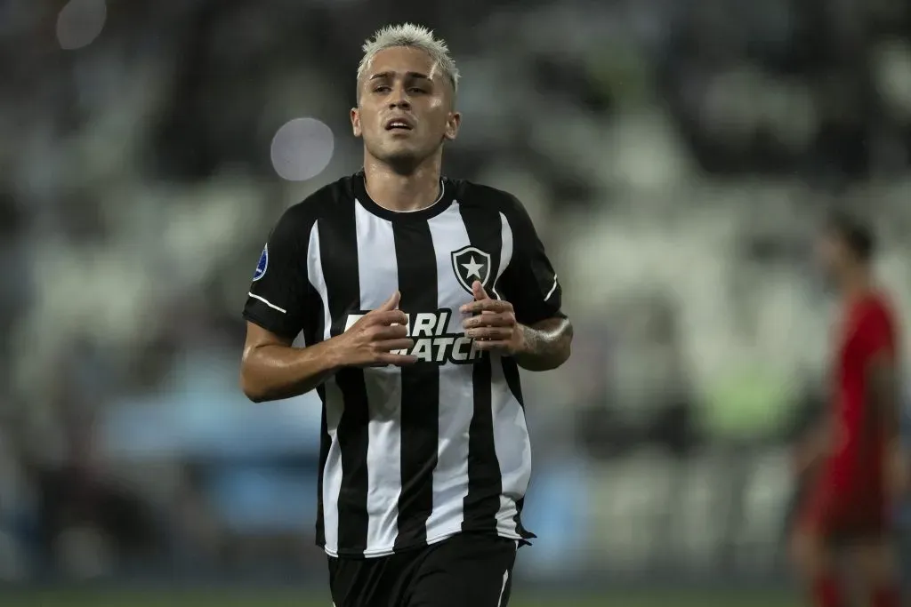Foto: Jorge Rodrigues/AGIF – Diego Hernández permanecerá no Botafogo
