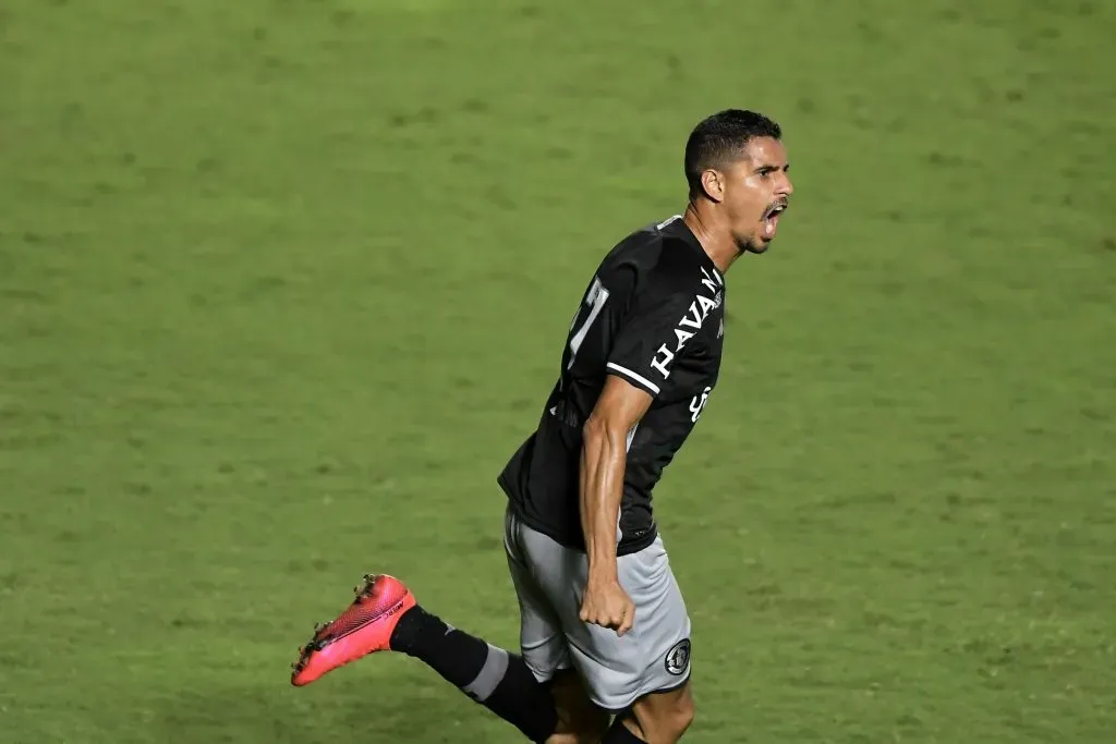 Daniel Amorim durante sua passagem no Vasco em partida pelo Campeonato Brasileiro B 2021. Foto: Thiago Ribeiro/AGIF