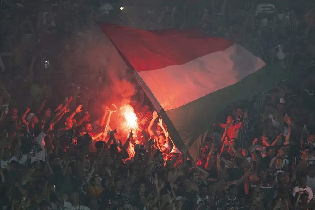 Torcida do Fluminense no jogo contra o São Paulo pelo Campeonato Brasileiro. Foto: Jorge Rodrigues/AGIF