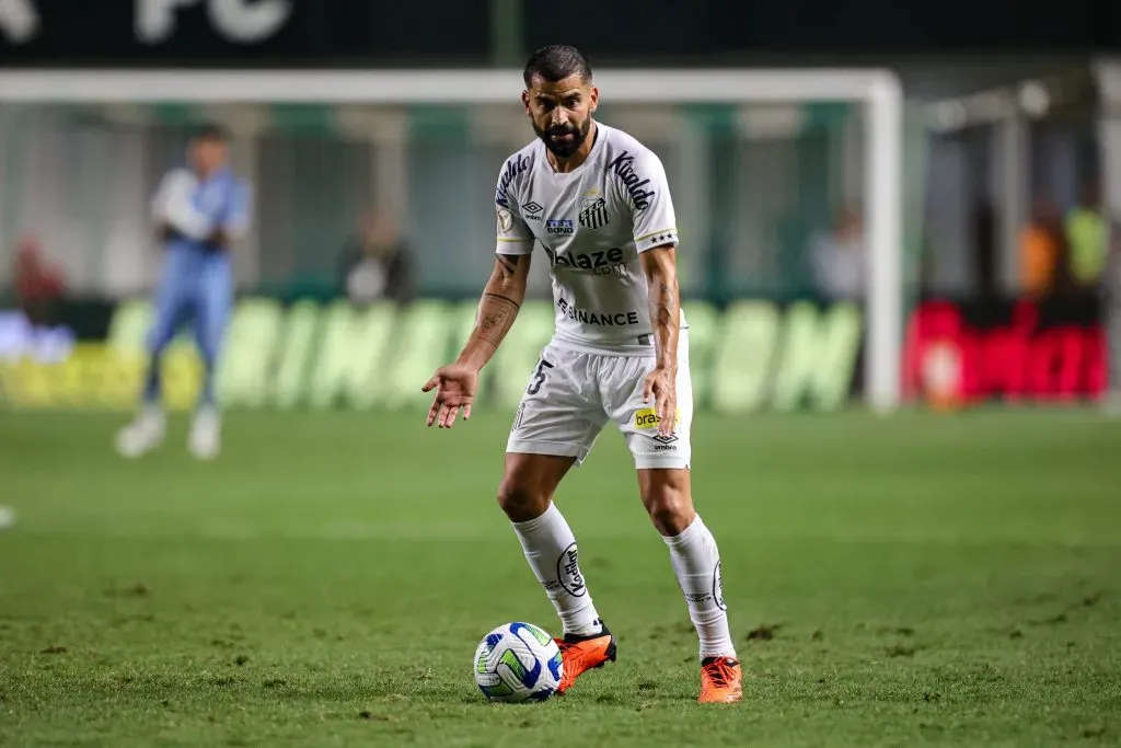 Rincón será desfalque contra o Botafogo. Foto: Gilson Lobo/AGIF
