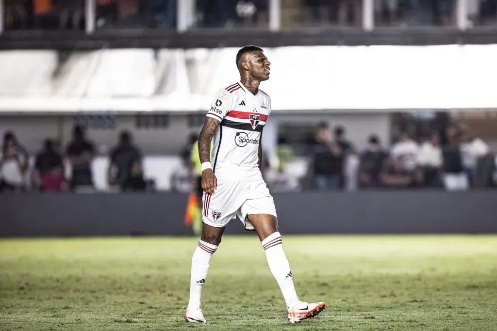 Arboleda na partida diante do Santos. Foto: Abner Dourado/AGIF