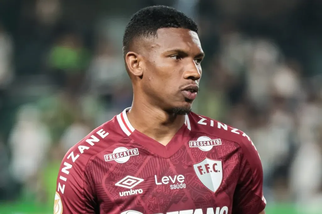 Nicola traz quentinha sobre futuro de Lelê Foto: Robson Mafra/AGIF