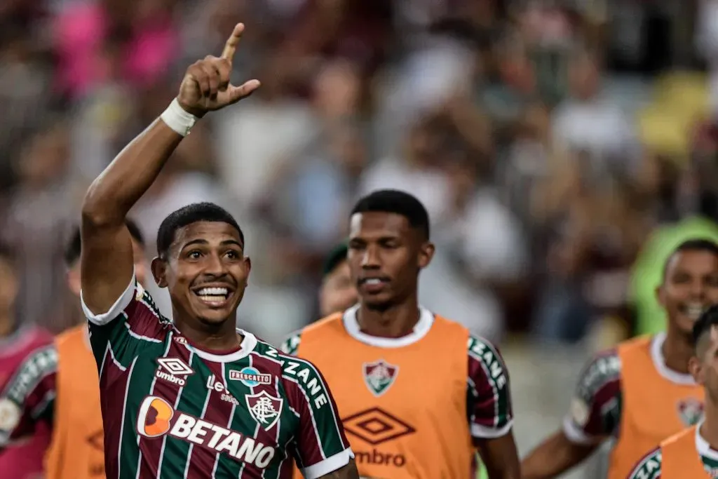 John Kennedy após gol do Fluminense contra o Coritiba no Maracanã. Foto: Thiago Ribeiro/AGIF