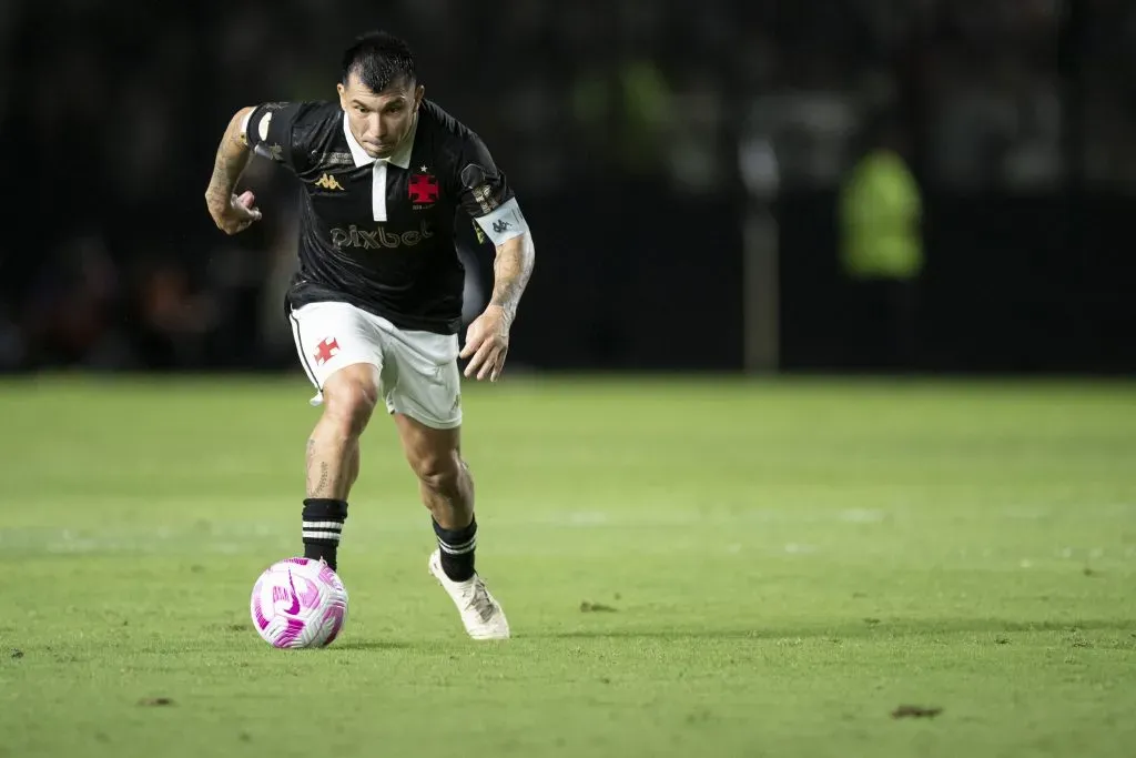 Reforço do Vasco, Medel vem de poucos jogos pelo Bologna e segue na seleção  - Placar - O futebol sem barreiras para você