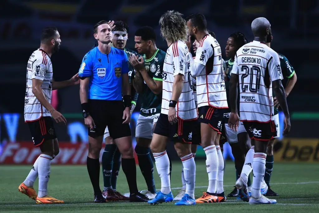 Foto: Ettore Chiereguini/AGIF – Ramon Abatti Abel apita Flamengo e Atlético-MG
