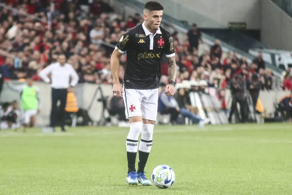 Gabriel Pec em ação pelo Vasco – Foto: Gabriel Machado/AGIF