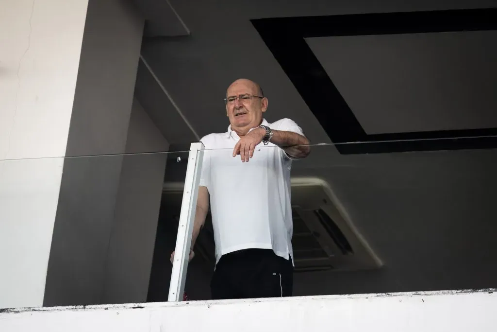 Andres Rueda presidente do Santos durante partida na Vila Belmiro pelo Brasileiro A 2023. Foto: Abner Dourado/AGIF