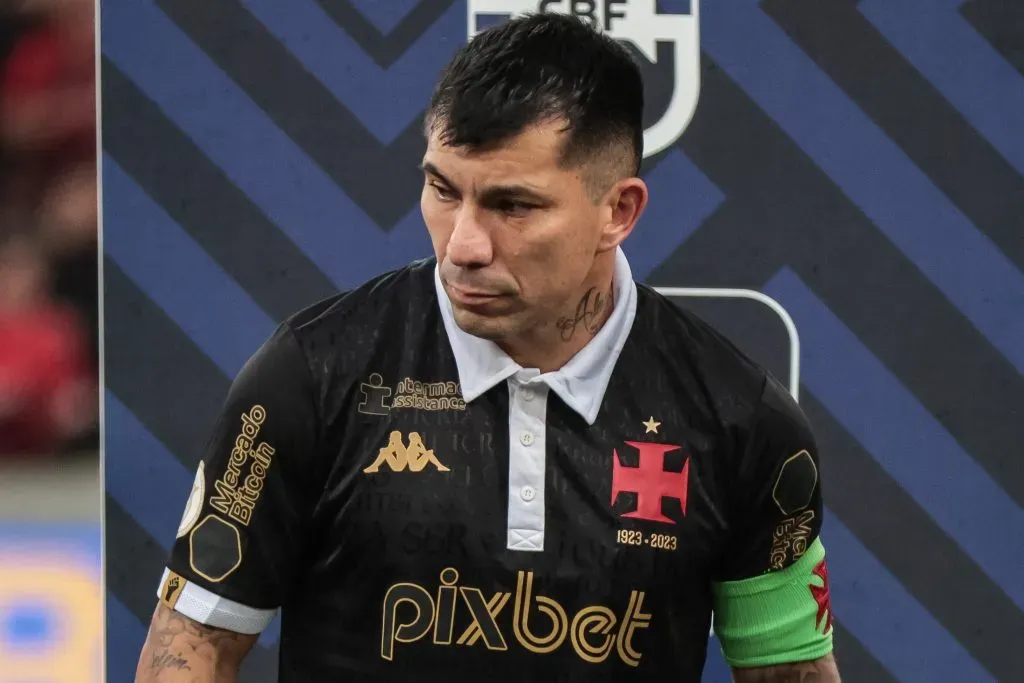 Gary Medel para vai para o ‘sacrifício’ contra o Corinthians, logo mais, em São Januário – Foto: Robson Mafra/AGIF