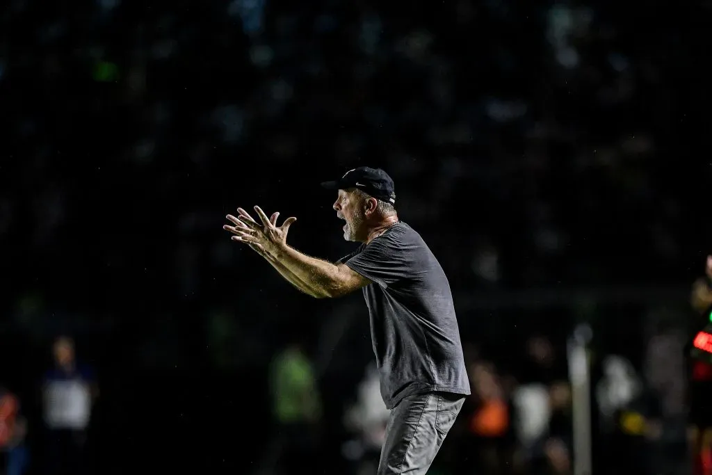 Mano Menezes citou o ex-técnico do Corinthians – Foto: Thiago Ribeiro/AGIF.