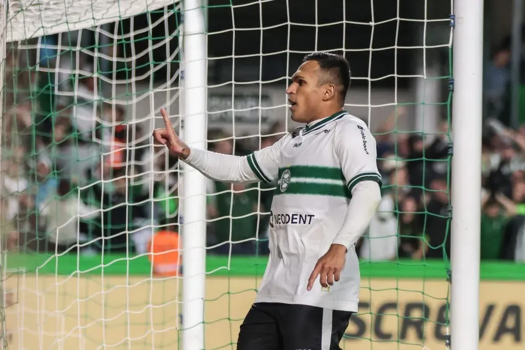 O Coritiba não terá torcida no Couto Pereira contra o Botafogo Foto: Robson Mafra/AGIF