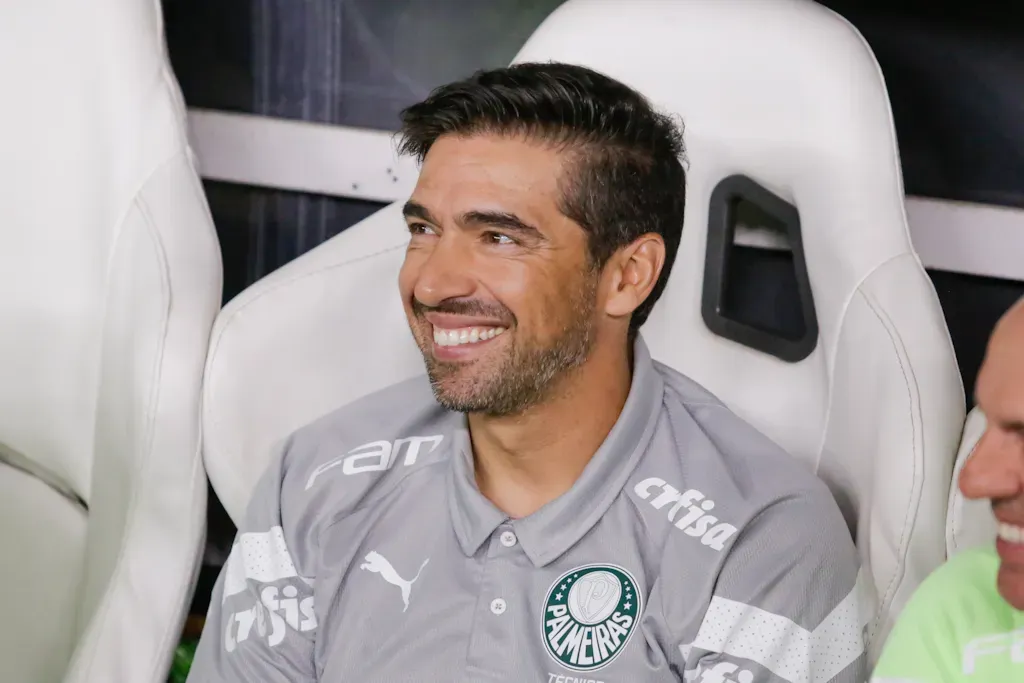 Abel Ferreira técnico do Palmeiras durante partida contra o Fortaleza no estadio Arena Castelão pelo campeonato Brasileiro A 2023. Foto: Lucas Emanuel/AGIF