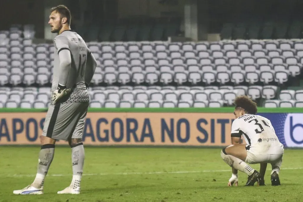 Foto: Gabriel Machado/AGIF – Botafogo acabou levando o empate do Coritiba nos últimos minutos