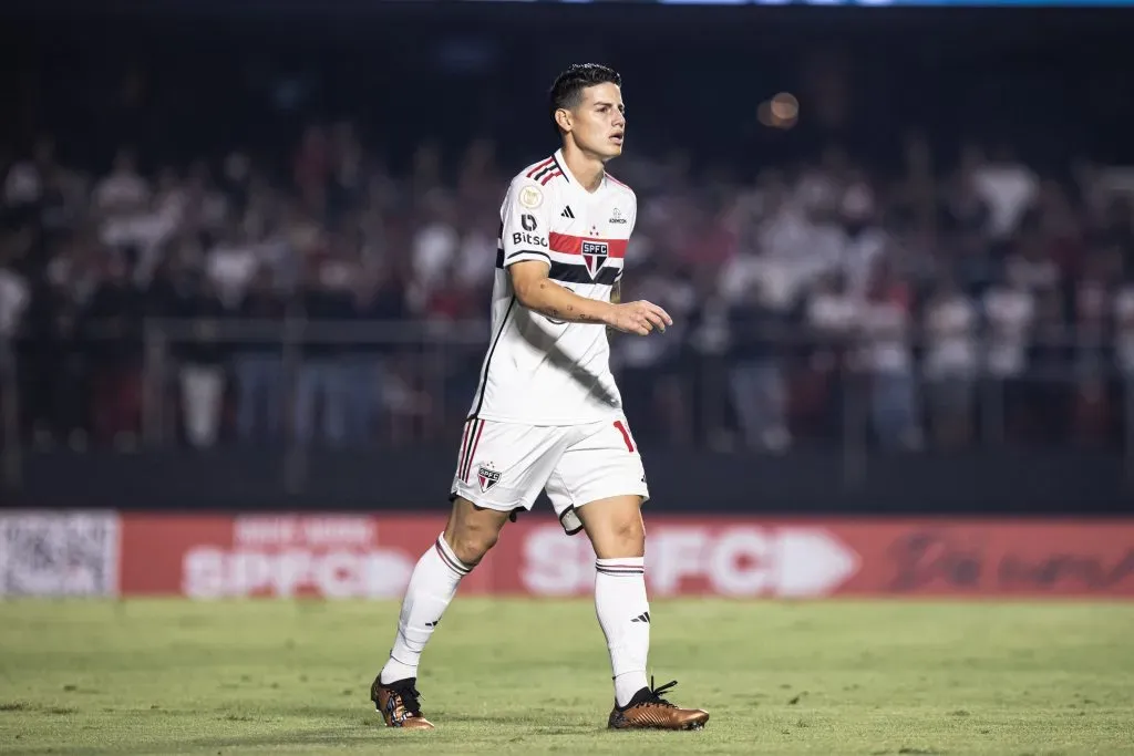 SP – SAO PAULO – 26/11/2023 – BRASILEIRO A 2023, SAO PAULO X CUIABA – James Rodriguez jogador do Sao Paulo durante partida contra o Cuiaba no estadio Morumbi pelo campeonato Brasileiro A 2023. Foto: Abner Dourado/AGIF