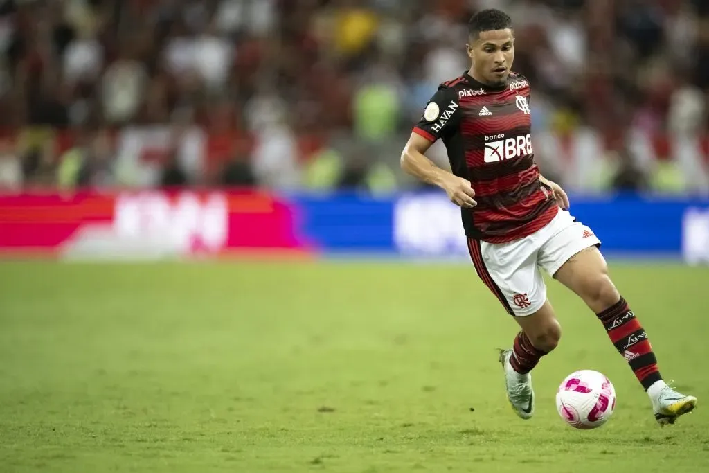 Foto: Jorge Rodrigues/AGIF – João Gomes foi revelado pelo Flamengo