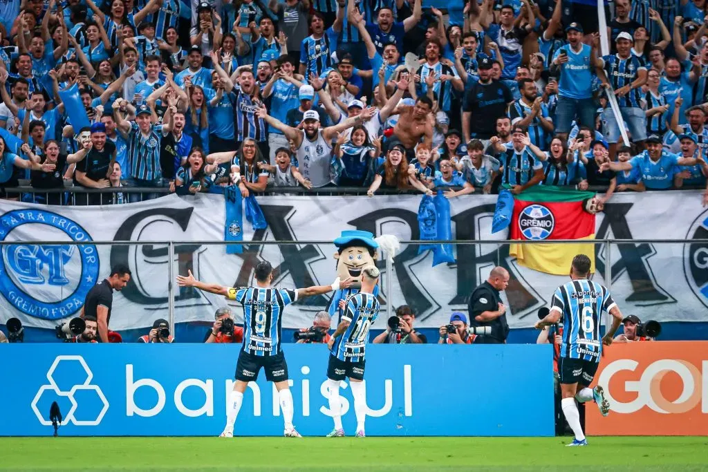 Foto: Maxi Franzoi/AGIF – Suárez marcou o gol da vitória do Grêmio