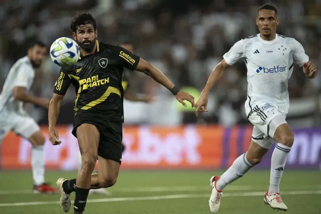 Diego Costa jogador do Botafogo durante partida contra o Cruzeiro no estadio Engenhao pelo campeonato Brasileiro A 2023. Jorge Rodrigues/AGIF