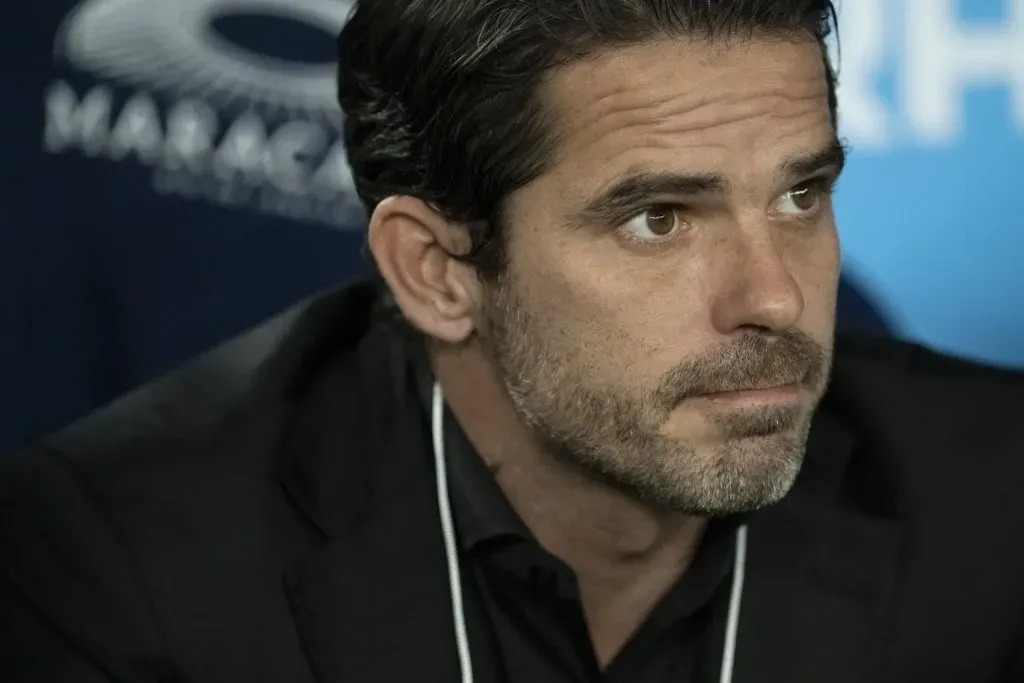 Fernando Gago, técnico do Racing, durante partida contra o Flamengo no estádio Maracanã pela Libertadores 2023. Foto: Jorge Rodrigues/AGIF