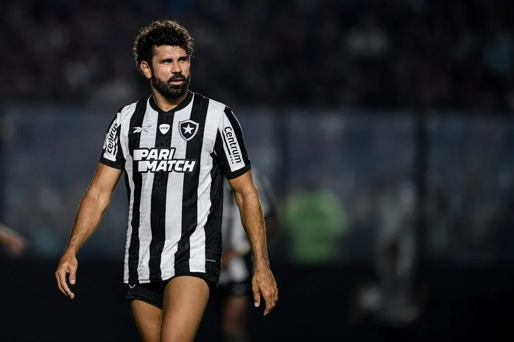 Diego Costa jogador do Botafogo durante partida pelo campeonato Brasileiro A 2023. Foto: Thiago Ribeiro/AGIF