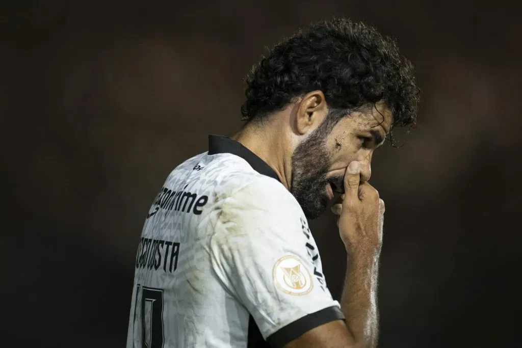 Diego Costa fez 15 jogos pelo Botafogo no Brasileiro com três gols – Foto: Jorge Rodrigues/AGIF