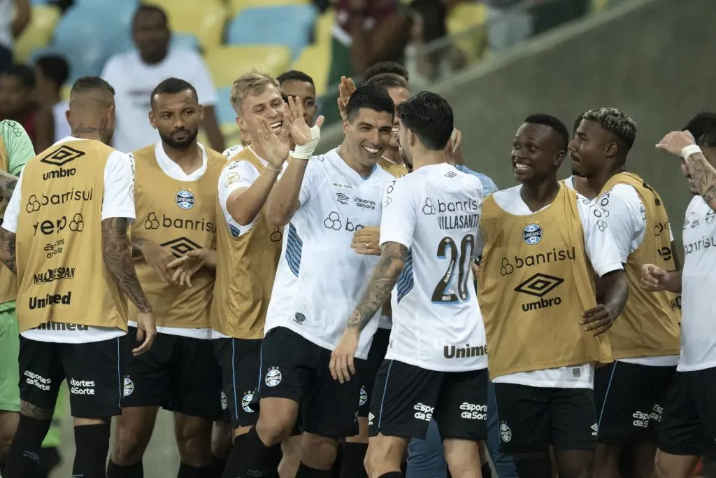 Suárez comemora seus últimos gols pelo Grêmio. Foto: Jorge Rodrigues/AGIF