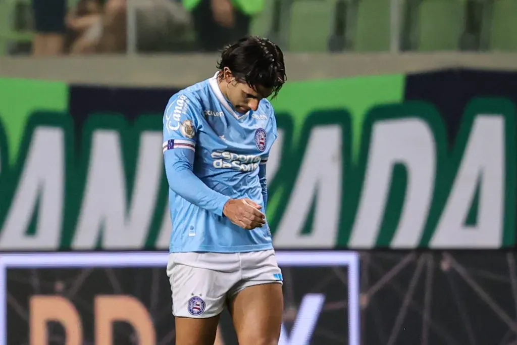 Acevedo em campo com a camisa do Bahia. Foto: Gilson Lobo/AGIF