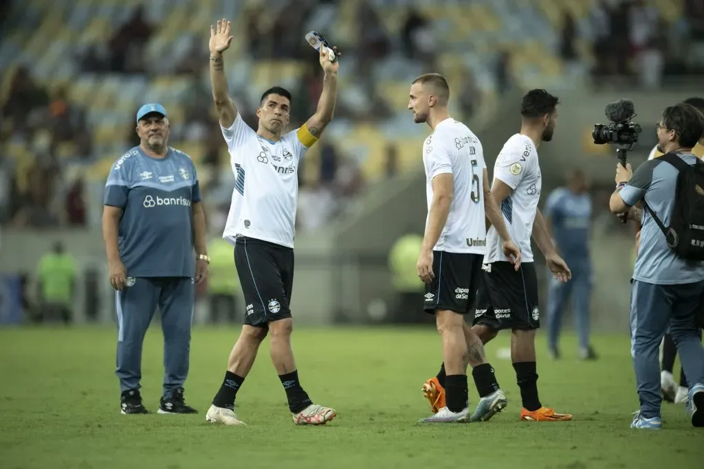 Suárez se despede do Grêmio – Foto: Jorge Rodrigues/AGIF