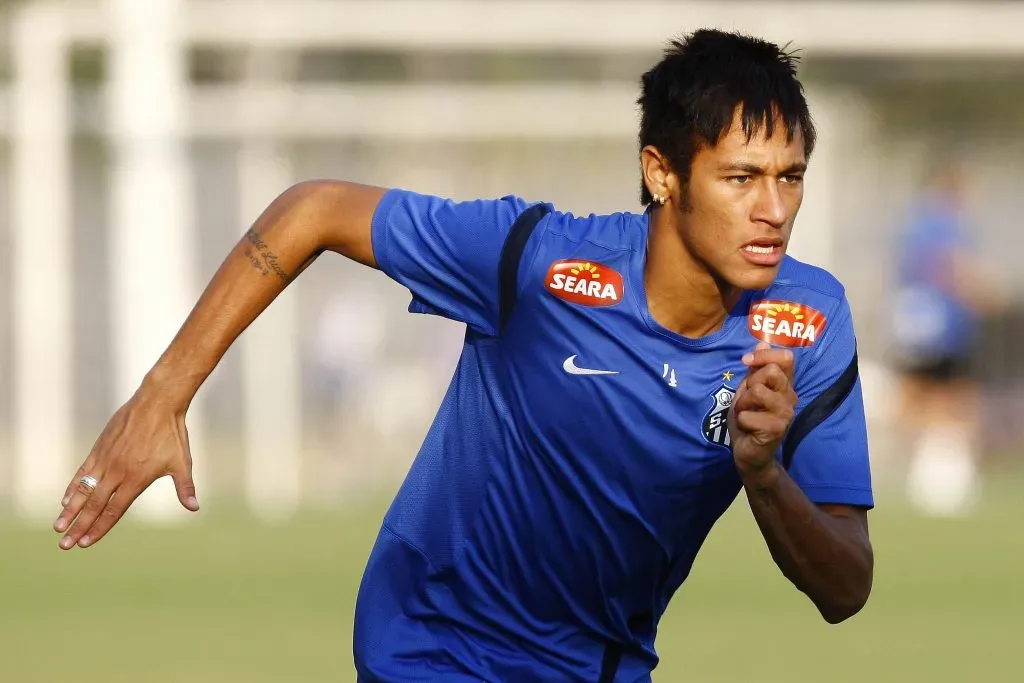 Foto: Ricardo Saibun/AGIF – Neymar foi revelado pelo Santos