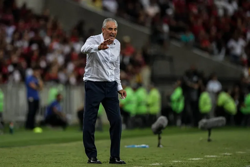 Tite técnico do Flamengo durante partida pelo campeonato Brasileiro A 2023. Foto: Thiago Ribeiro/AGIF