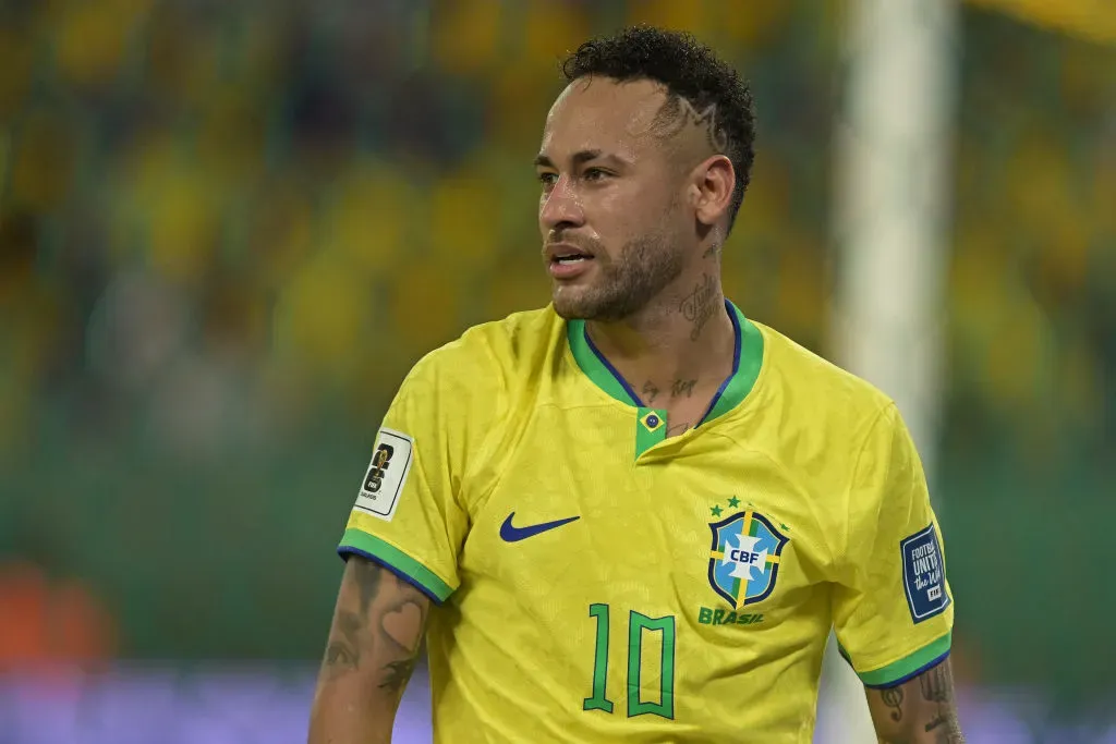 Neymar definiu que irá jogar no Santos em 2025 Foto: Vilela/Getty Images)