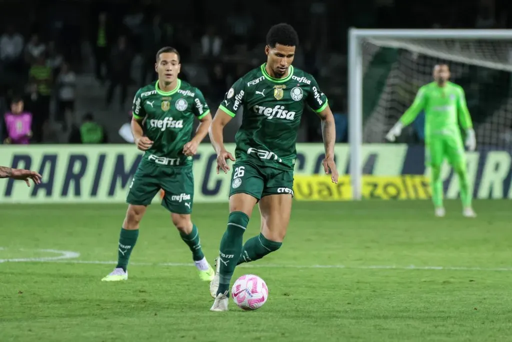 Zagueiro Murilo atuando pelo Palmeiras no Campeonato Brasileiro 2023. Foto: Robson Mafra/AGIF