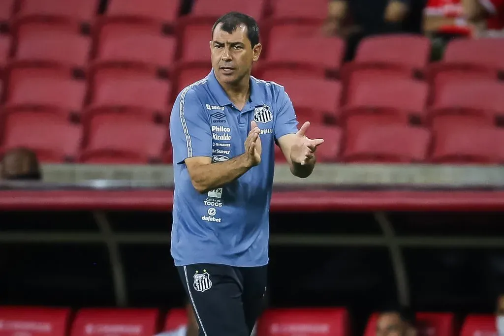 Fábio Carille trabalhou no Santos entre 2021 e 2022. Foto: Pedro H. Tesch/AGIF