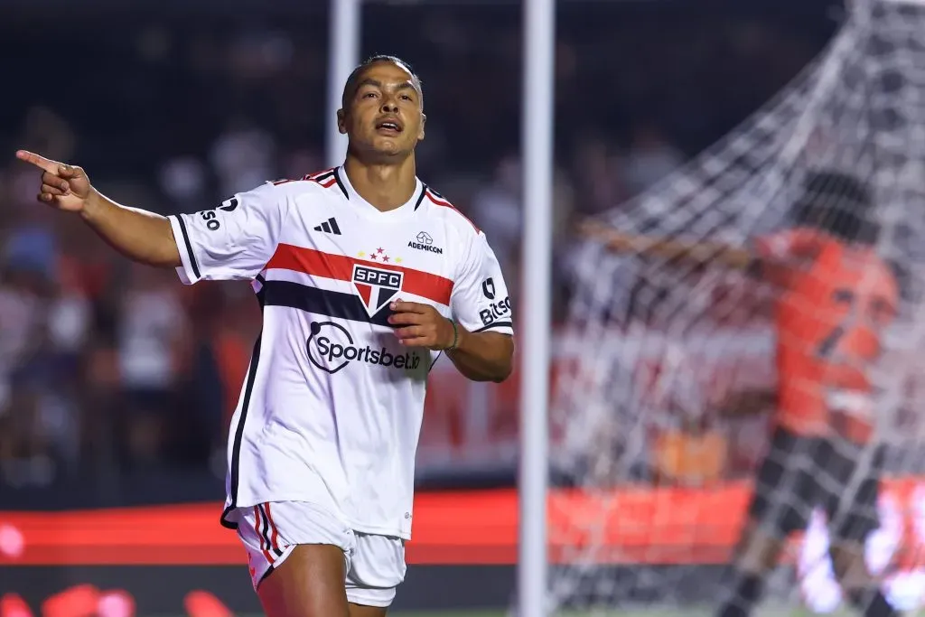 Cafu em jogo comemorativo.Foto: Marcello Zambrana/AGIF